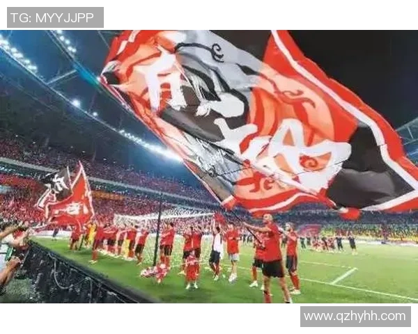 成都足球队节奏争议引发球迷热议与媒体关注的背后故事